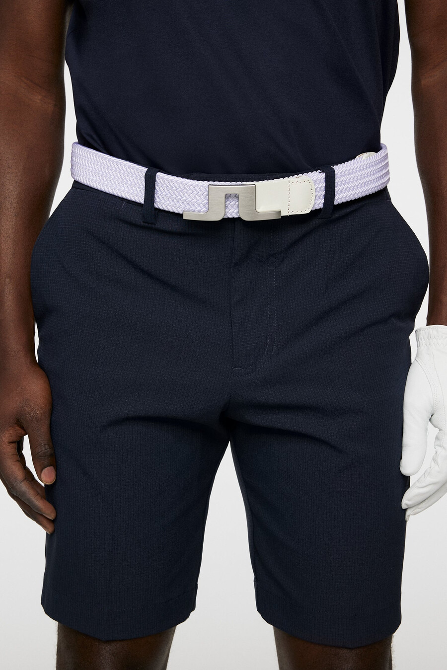 short de golf moulant et ventilé