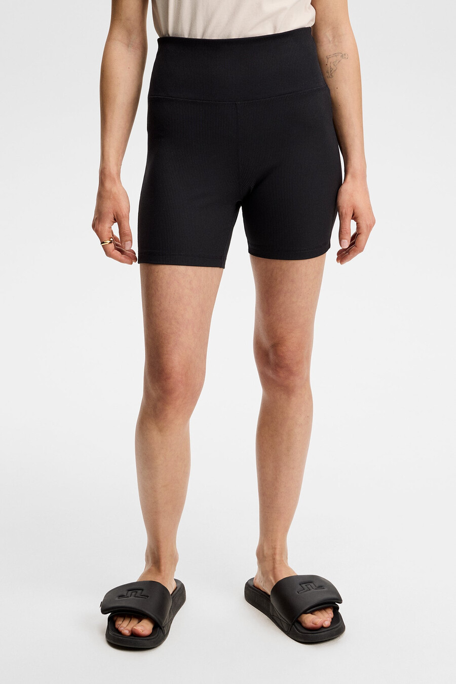 short cycliste elisa
