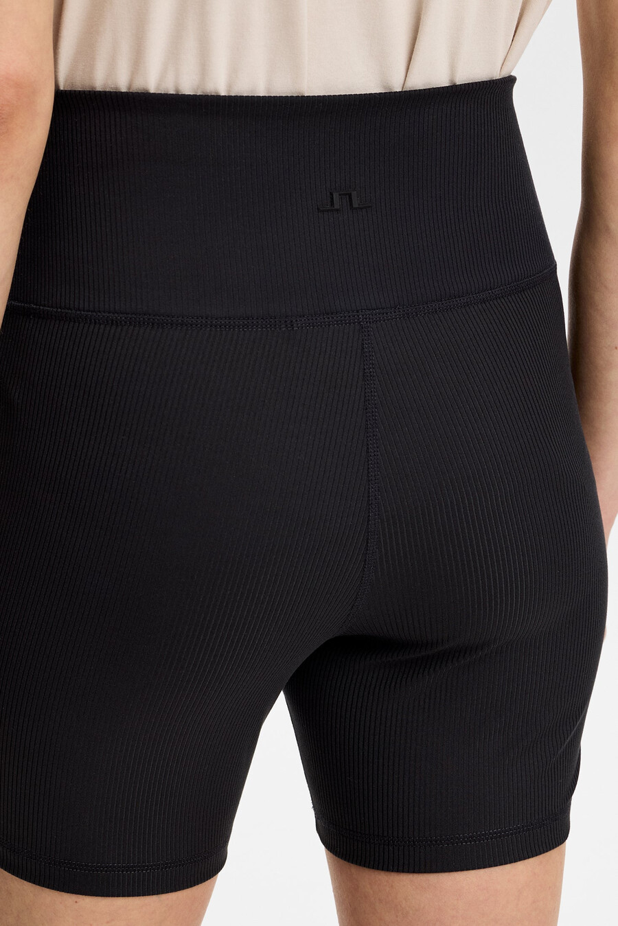 short cycliste elisa