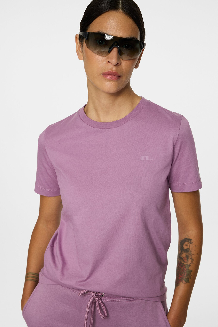 t-shirt w alpha
